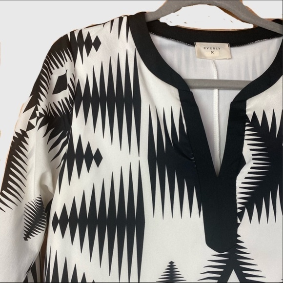 𝅺everly Aztec Shift Dress - Picture 3 of 7